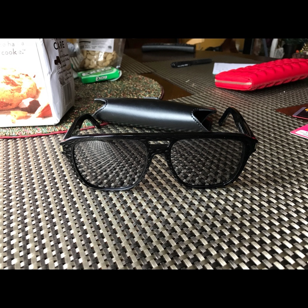 Saint Laurent SL 87 002 56 100% authentic